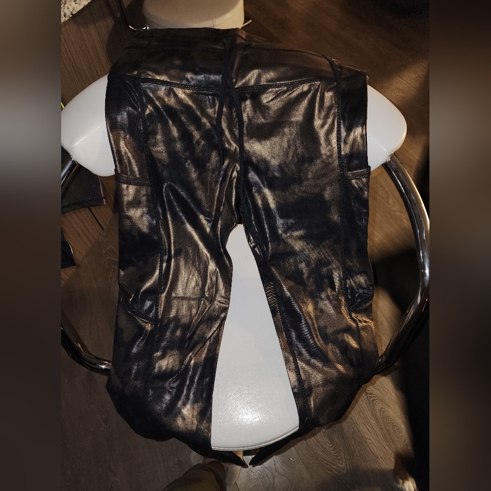 Black and gold metallic.zyia leggings